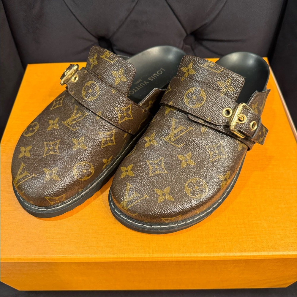 Louis Vuitton Mule Sandals Size 8.5